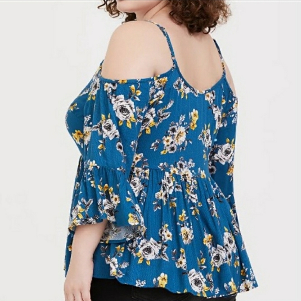Torrid Blue Floral 3/4 Sleeve, Size 2